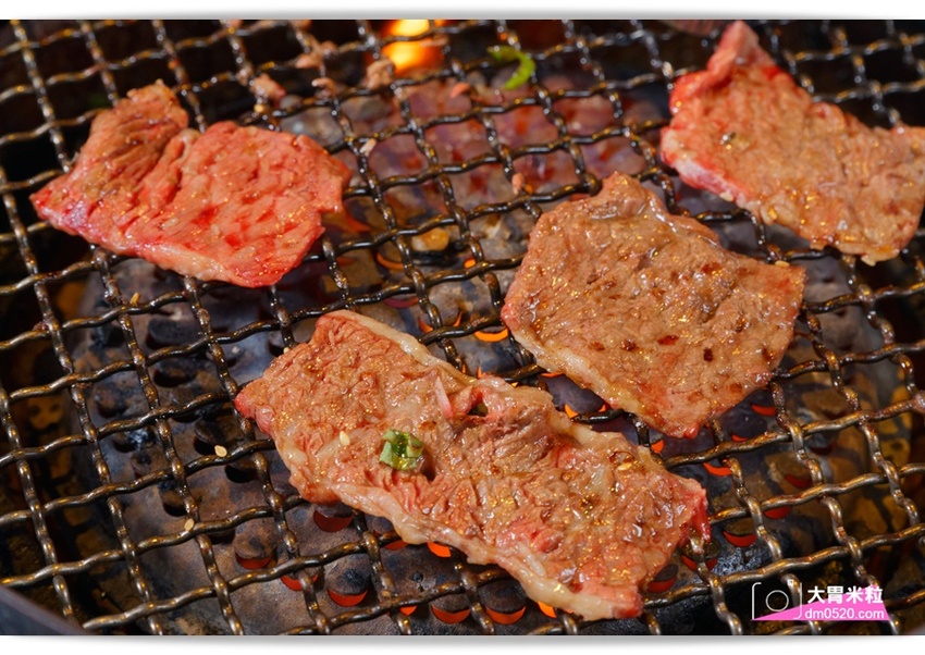 台北宵夜場推薦,醬太郎日式燒肉 吃到飽,午餐549/晚餐.假日649/免收服務費,招牌牛舌/松阪豬/羊排/韓式炸雞/啤酒無限暢飲,中山站燒肉推薦 - 大胃米粒 DAVID & MILLY