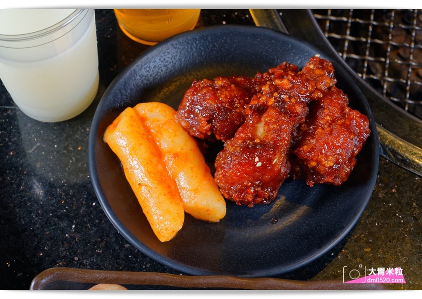 台北宵夜場推薦,醬太郎日式燒肉 吃到飽,午餐549/晚餐.假日649/免收服務費,招牌牛舌/松阪豬/羊排/韓式炸雞/啤酒無限暢飲,中山站燒肉推薦 - 大胃米粒 DAVID & MILLY