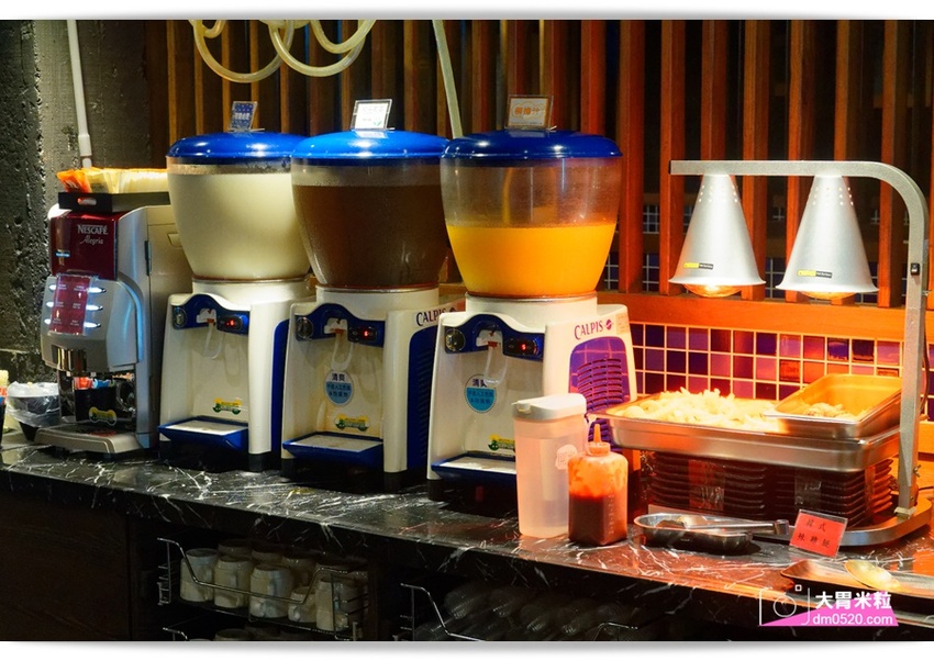 台北宵夜場推薦,醬太郎日式燒肉 吃到飽,午餐549/晚餐.假日649/免收服務費,招牌牛舌/松阪豬/羊排/韓式炸雞/啤酒無限暢飲,中山站燒肉推薦 - 大胃米粒 DAVID & MILLY