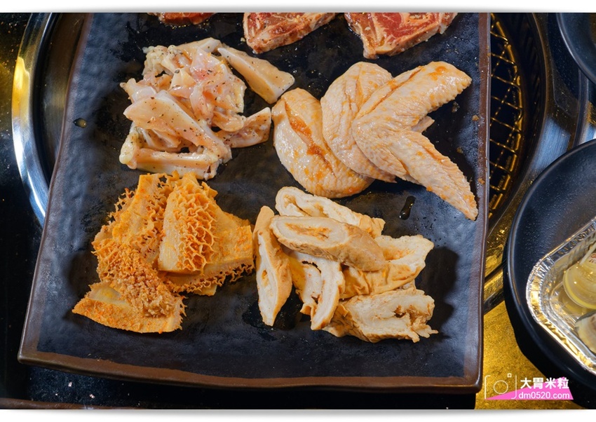 台北宵夜場推薦,醬太郎日式燒肉 吃到飽,午餐549/晚餐.假日649/免收服務費,招牌牛舌/松阪豬/羊排/韓式炸雞/啤酒無限暢飲,中山站燒肉推薦 - 大胃米粒 DAVID & MILLY