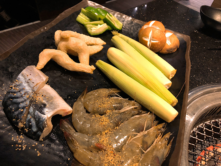 醬太郎,醬太郎日式燒肉台北吃到飽,吃到飽燒肉,中山站燒肉,青島啤酒,中山站啤酒喝到飽,黑哥石頭自助火鍋,中山站石頭火鍋,十八生,中山站親子友善餐廳