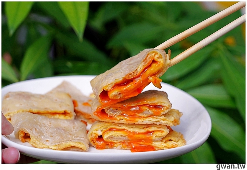 七月新開幕，炭爐烤的三明治 ! 一早還能吃到刈包和雙色地瓜球