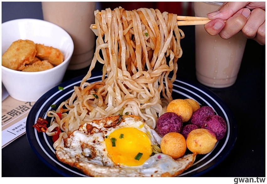 七月新開幕，炭爐烤的三明治 ! 一早還能吃到刈包和雙色地瓜球