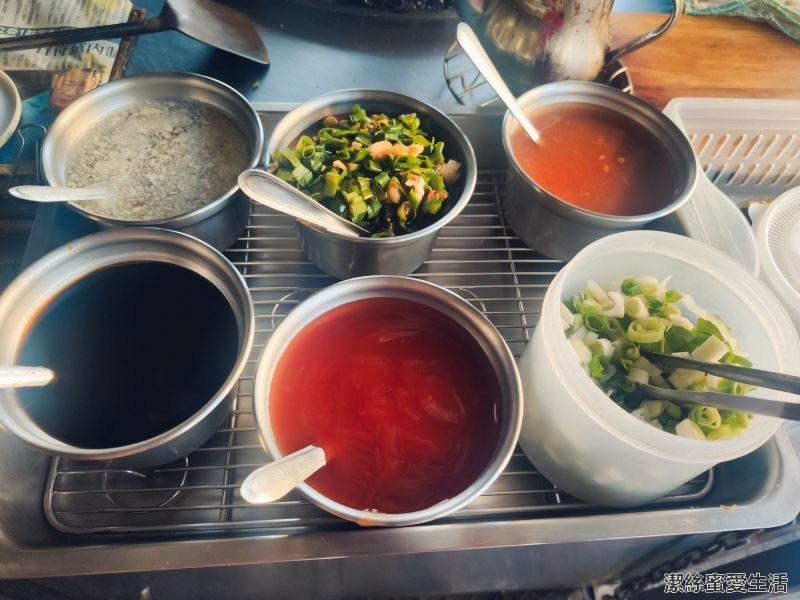 大灣三王廟肉粿 醬料區