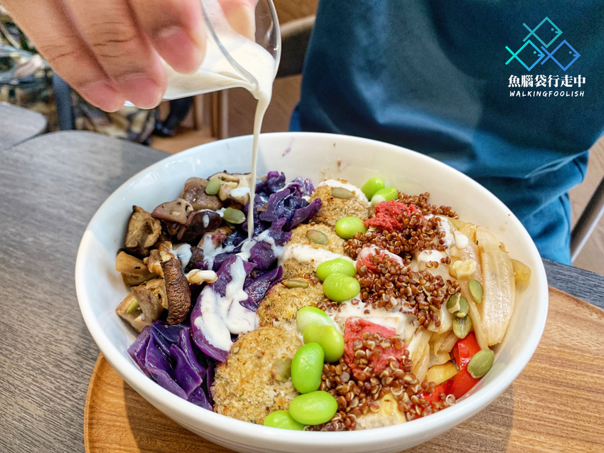 魚腦袋行走中_台中美食網美打卡_Yolo Moment 新美式烘焙舒食餐館 (21).jpg