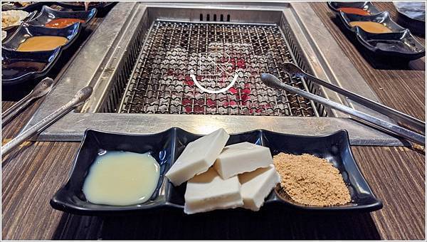 桃園美食 就是夯燒烤屋 (1).jpg