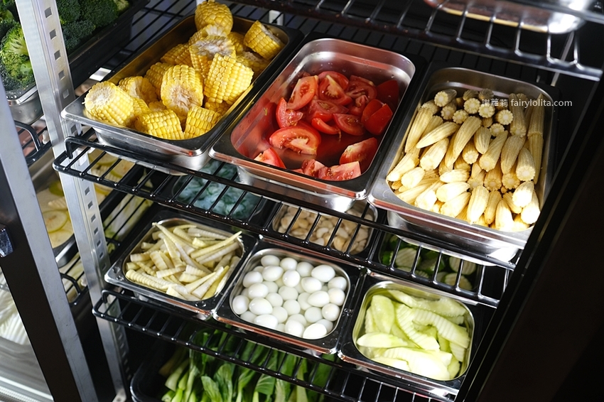 蒙古紅 蒙古火鍋（桃園店）。桃園火鍋吃到飽 超狂！一人只要550元，近150種食材讓你無限呷免驚！ @蹦啾♥謝蘿莉 La vie heureuse