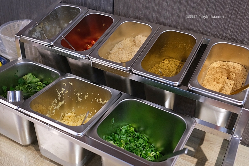 蒙古紅 蒙古火鍋（桃園店）。桃園火鍋吃到飽 超狂！一人只要550元，近150種食材讓你無限呷免驚！ @蹦啾♥謝蘿莉 La vie heureuse