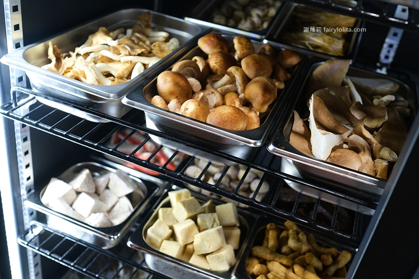 蒙古紅 蒙古火鍋（桃園店）。桃園火鍋吃到飽 超狂！一人只要550元，近150種食材讓你無限呷免驚！ @蹦啾♥謝蘿莉 La vie heureuse