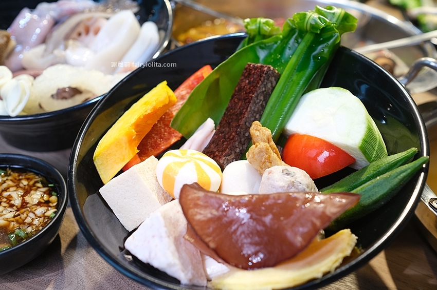 蒙古紅 蒙古火鍋（桃園店）。桃園火鍋吃到飽 超狂！一人只要550元，近150種食材讓你無限呷免驚！ @蹦啾♥謝蘿莉 La vie heureuse