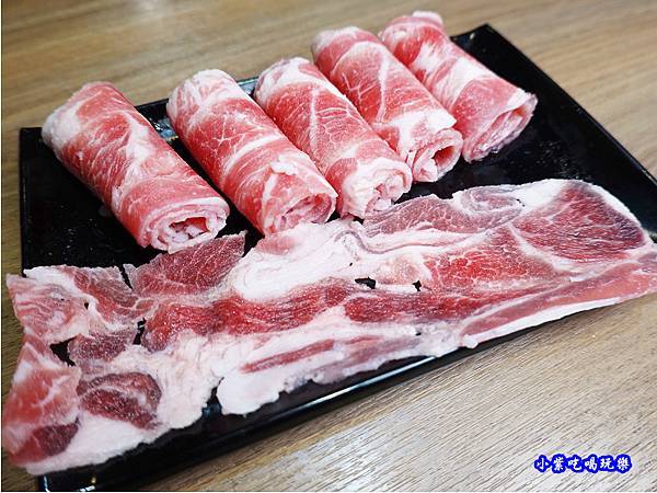 羊嫩肩-蒙古紅蒙古火鍋桃園店.jpg