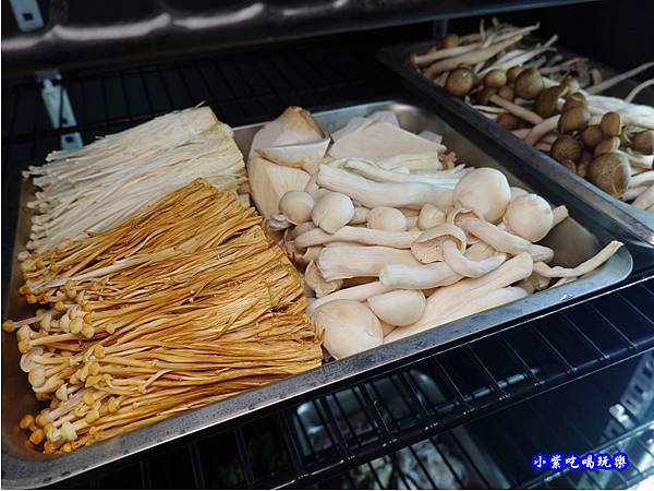 吃到飽食材-蒙古紅蒙古火鍋桃園店 (1).jpg