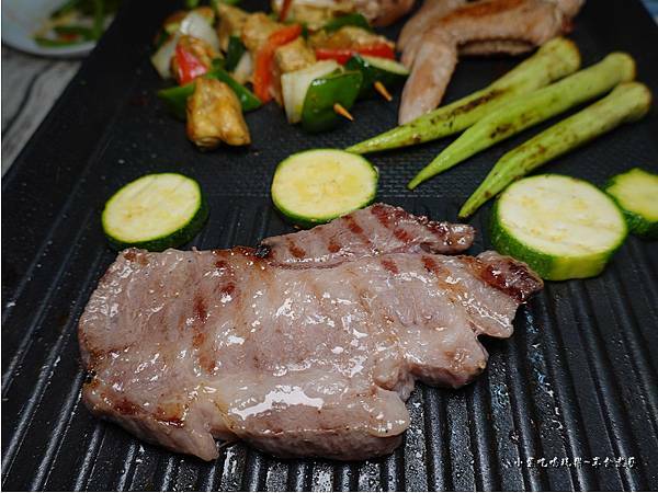 蒙古紅-西班牙伊比利梅花豬 (2).jpg