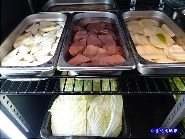 2樓自助火鍋食材區-蒙古紅蒙古火鍋桃園店 (7).jpg