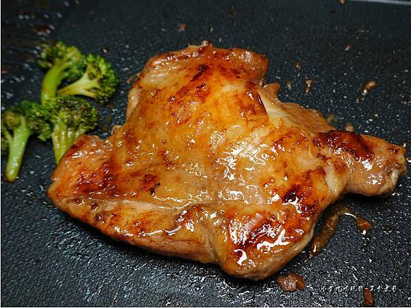 蒙古紅8兩去骨雞腿排 (5).jpg