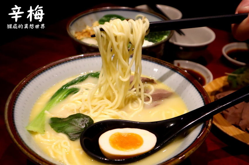 【桃園平鎮美食】辛梅小吃店阿嬤的味道！熔岩溫泉蛋乾麵蛋黃爆漿超誘人！古早味小吃，有家的味道！Google評價4.7顆星！ @猴屁的異想世界