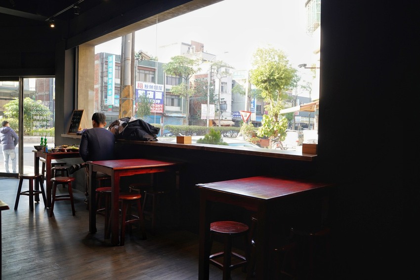 Google評價4.6顆星!就是這間排隊必吃的『辛梅-阿嬤的味道』,主打各式平價大份量古早味米食及特色小菜,還有浮誇吸睛的限量切片肉盤文昌雞、櫻桃鴨! - 阿華田的美食日記