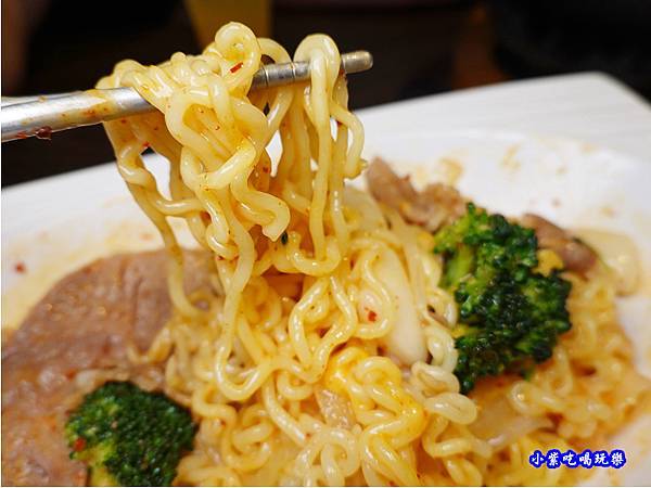 辣炒年糕起司QQ麵-瑪西所靜宜店 (2).jpg