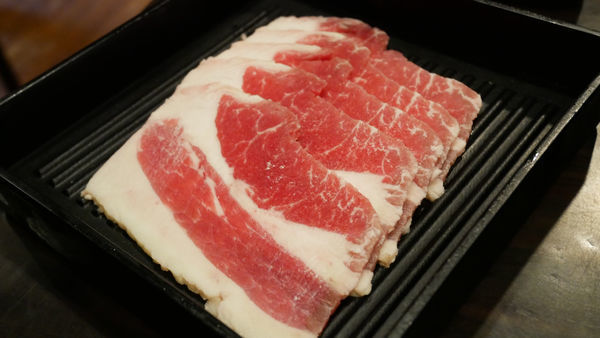 「中山」赤坂亭日式燒肉-民權東路上深夜燒烤吃到飽老店，吃的都是滿滿回憶