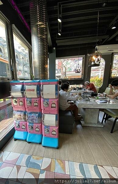 20230429_034937877_iOS-1