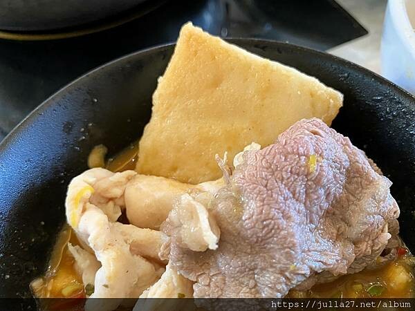 20230429_051358939_iOS-1