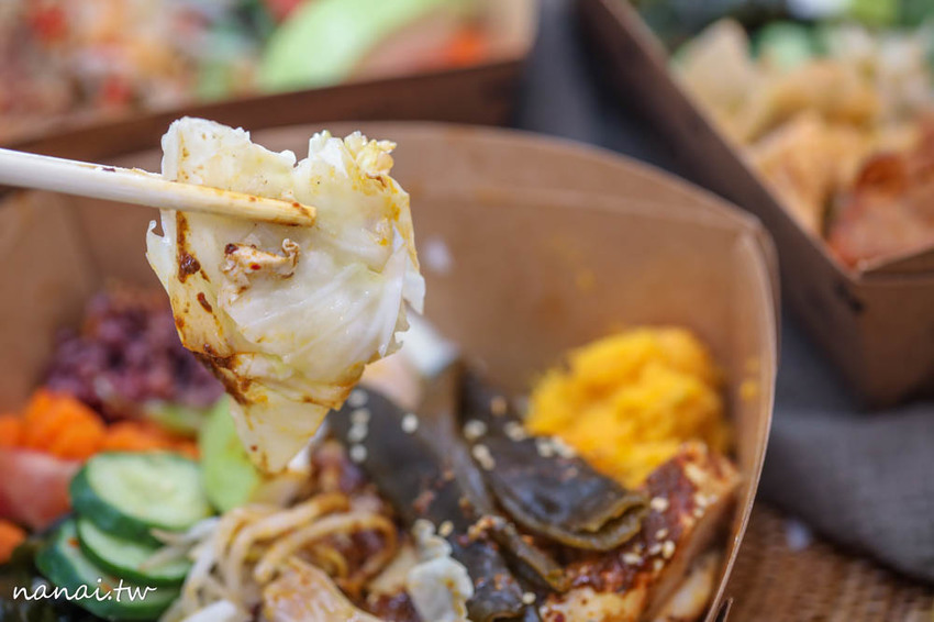 72度C舒肥健康餐 鹿港店。跳脫傳統便當，新時潮健康餐盒也有剝皮辣椒雞 - Nana愛旅行札記