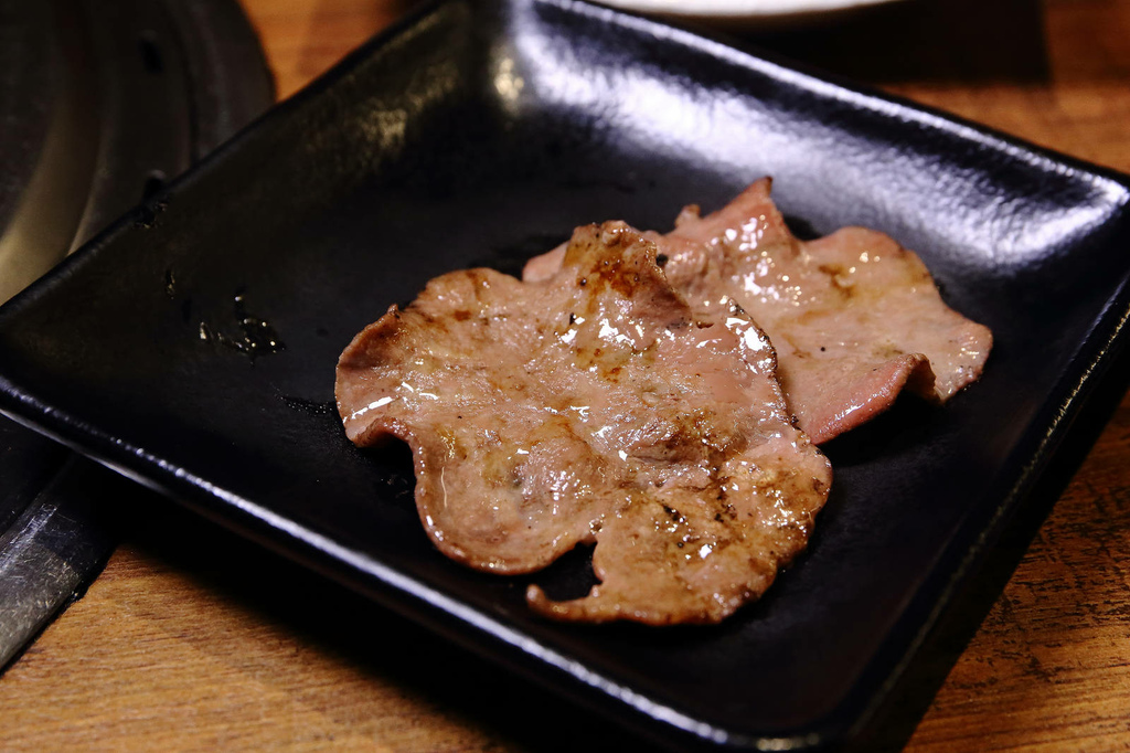 2025微風台北車站餐廳推薦！上村牧場燒肉吃到飽，「特急列車