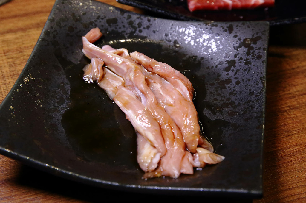 2025微風台北車站餐廳推薦！上村牧場燒肉吃到飽，「特急列車