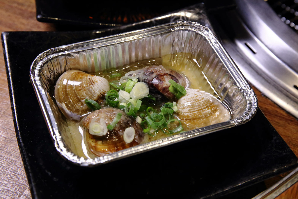 2025微風台北車站餐廳推薦！上村牧場燒肉吃到飽，「特急列車