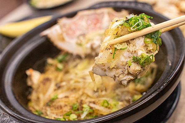 【永和美食】大船．百元海鮮燒烤-平民價格、餐廳環境，樂華夜市裡舒適又美味的海鮮料理餐廳