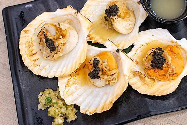 【永和美食】大船．百元海鮮燒烤-平民價格、餐廳環境，樂華夜市裡舒適又美味的海鮮料理餐廳