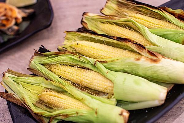 【永和美食】大船．百元海鮮燒烤-平民價格、餐廳環境，樂華夜市裡舒適又美味的海鮮料理餐廳