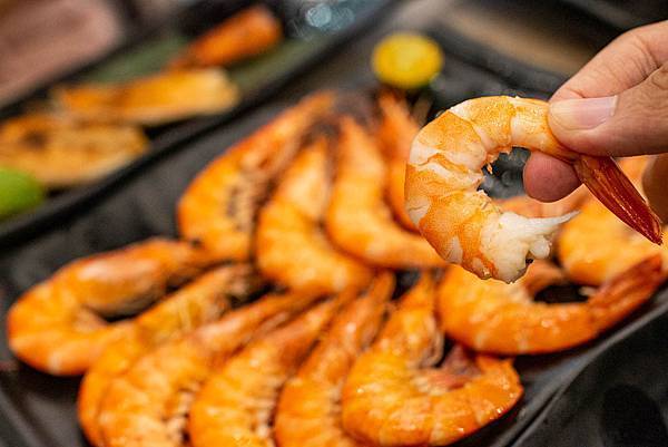 【永和美食】大船．百元海鮮燒烤-平民價格、餐廳環境，樂華夜市裡舒適又美味的海鮮料理餐廳