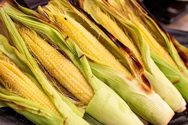 【永和美食】大船．百元海鮮燒烤-平民價格、餐廳環境，樂華夜市裡舒適又美味的海鮮料理餐廳