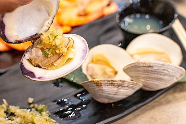 【永和美食】大船．百元海鮮燒烤-平民價格、餐廳環境，樂華夜市裡舒適又美味的海鮮料理餐廳