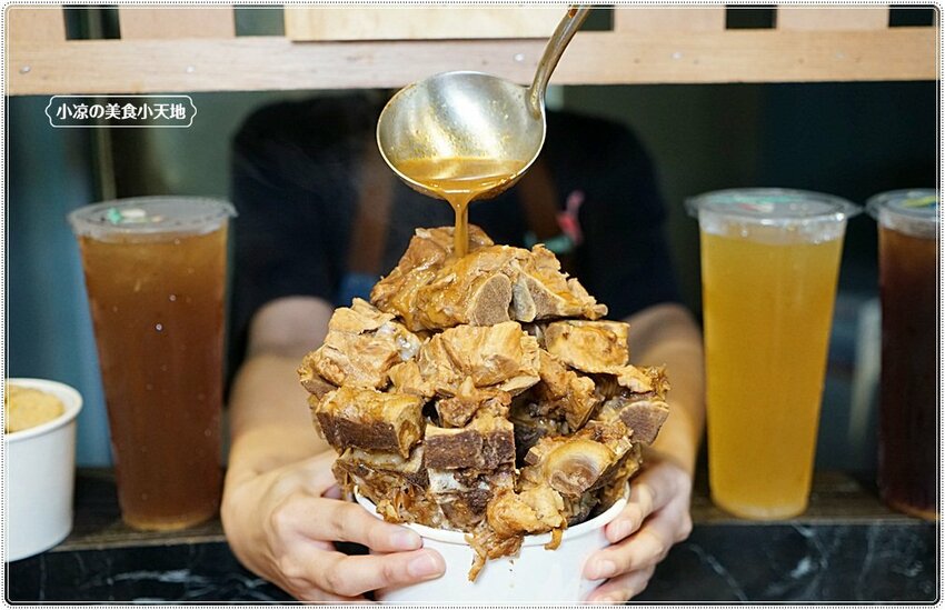 麻入口║藏匿巷弄中的銅板小吃，只要79元！！任你裝到滿、麻辣鴨血、豆腐、排骨等五種主食，絕對讓你吃到爽！