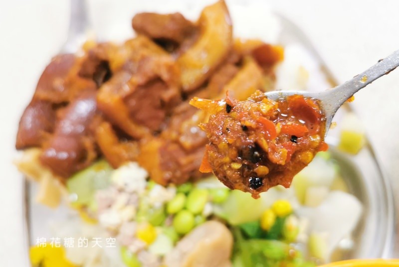 台中霧峰爌肉飯超大份嚇傻我了!女孩兒千萬別點大份…… 台中霧峰爌肉飯超大份嚇傻我了!女孩兒千萬別點大份……