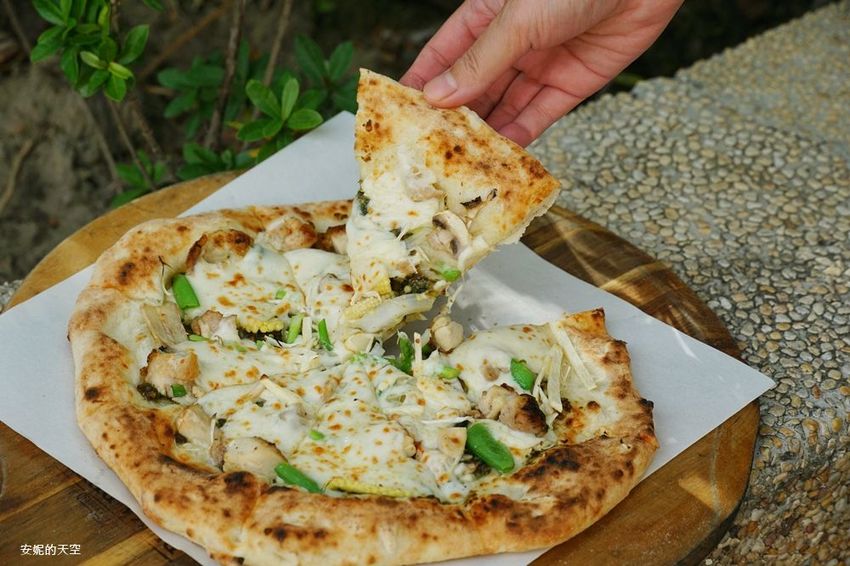 [ 新莊 明天沒PIZZA]最強路邊三輪車小攤 手工PIZZA現烤出爐 - 安妮的天空