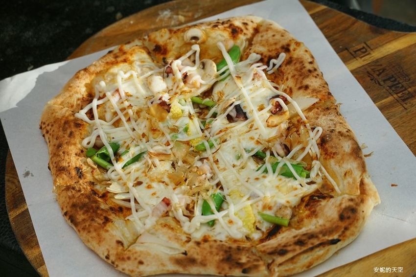 [ 新莊 明天沒PIZZA]最強路邊三輪車小攤 手工PIZZA現烤出爐 - 安妮的天空