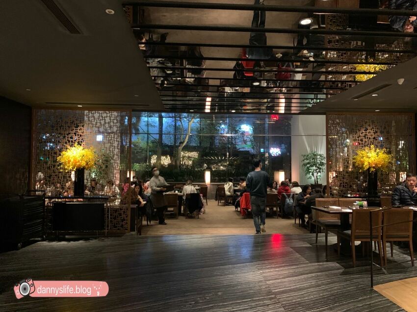 菜色多樣，種類超豐富的自助吃到飽，不怕你吃只怕你吃不下！丹尼的吃喝玩樂～