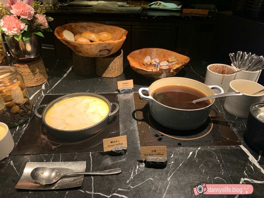 菜色多樣，種類超豐富的自助吃到飽，不怕你吃只怕你吃不下！丹尼的吃喝玩樂～