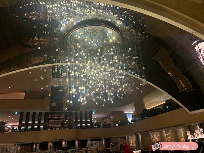 菜色多樣，種類超豐富的自助吃到飽，不怕你吃只怕你吃不下！丹尼的吃喝玩樂～