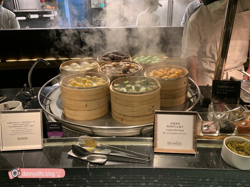 菜色多樣，種類超豐富的自助吃到飽，不怕你吃只怕你吃不下！丹尼的吃喝玩樂～