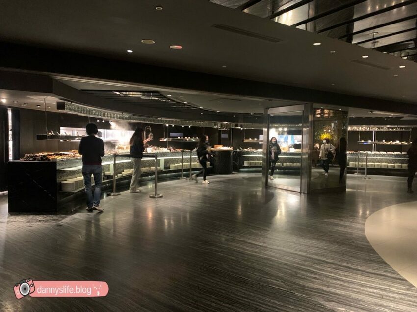 菜色多樣，種類超豐富的自助吃到飽，不怕你吃只怕你吃不下！丹尼的吃喝玩樂～