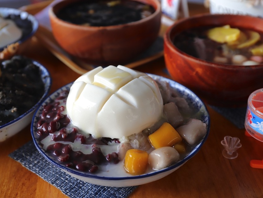 豆腐洋行:隱身台南巷弄內的古早味甜品店,大推雙色麻吉冰~好拍又好吃/冬季限定-草莓冰塔上市,滿滿大顆草莓搭配杏仁豆腐.超滿足! - 進食的巨鼠