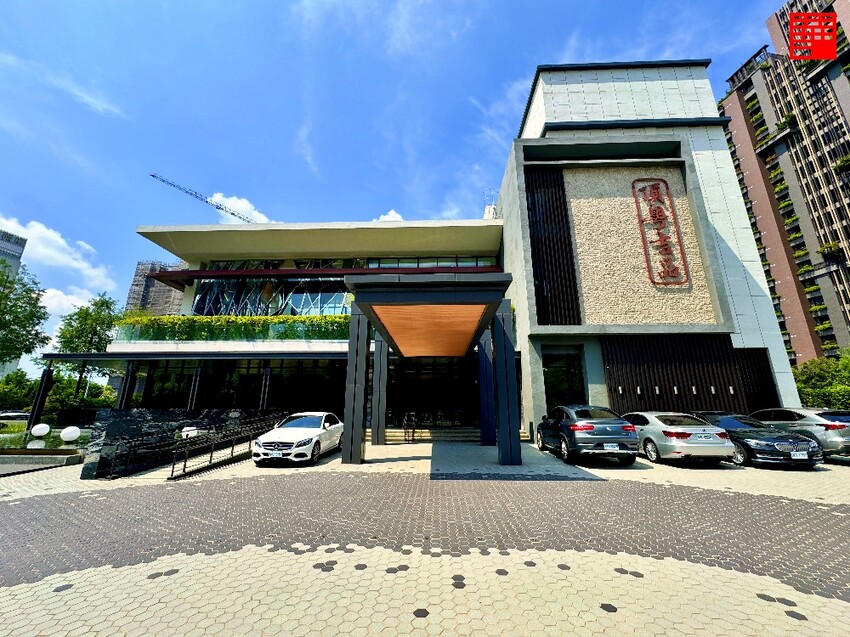 台中市西屯區台中西屯美食／慶生聚餐推薦「頂粵吉品」　必吃烤鴨、乳鴿　耗資5億元打造的頂級中餐廳