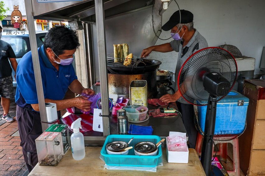 【宜蘭美食】春捲伯-頭城店，菜單就賣炸蝦餅和春捲推薦！