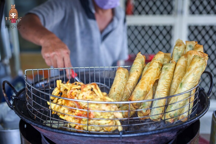 【宜蘭美食】春捲伯-頭城店，菜單就賣炸蝦餅和春捲推薦！