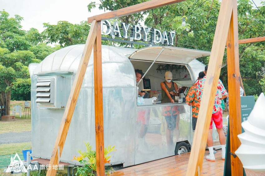 日日海霧的餐車