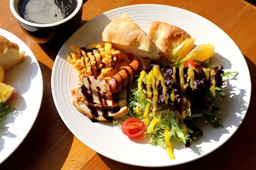 南國草原上的純白忘憂建築 無敵海景&仙境美景 屏東墾丁滿洲超夯人氣民宿｜日日旅海 Ocean Day by Day Hotel